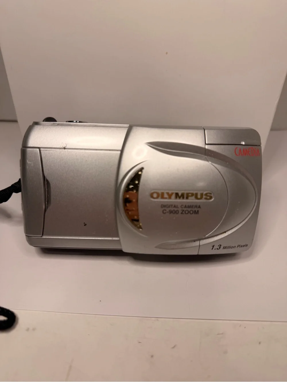 Olympus Camedia C-900 Zoom 1.3MP Vintage Digital Camera
